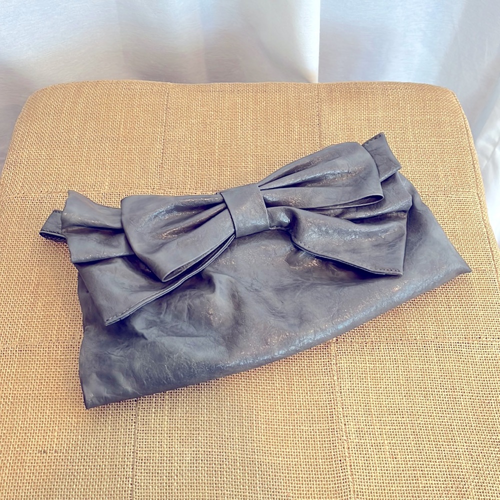 gray bow clutch